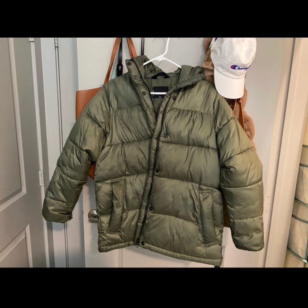 Everlane ReNew Puffy Puff Coat - Picture 3 of 3